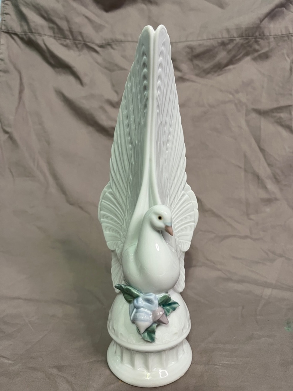 Vintage 1998 Lladro Porcelain 'Message of Love' Dove Figurine Tree Topper